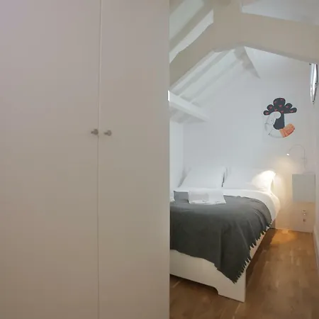 Moon House-santa Catarina Апартаменты Порту