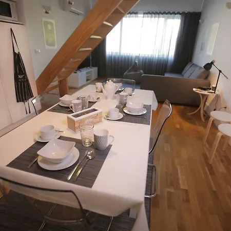 Moon House-santa Catarina アパート *
